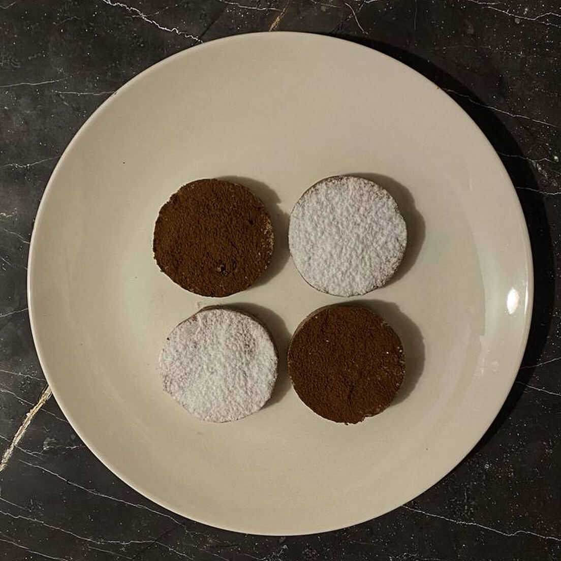 Протеиновый батончик из казеина и пищевых волокон, вкус «Шоколад»