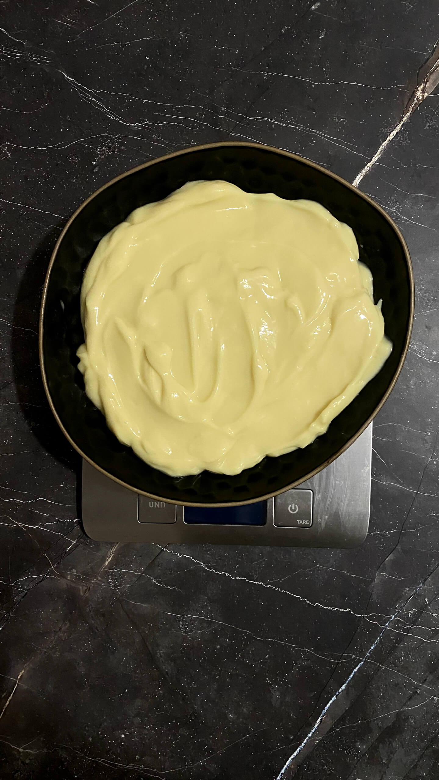 Шаг 2: Переложите пуддинг в емкость для размешивания