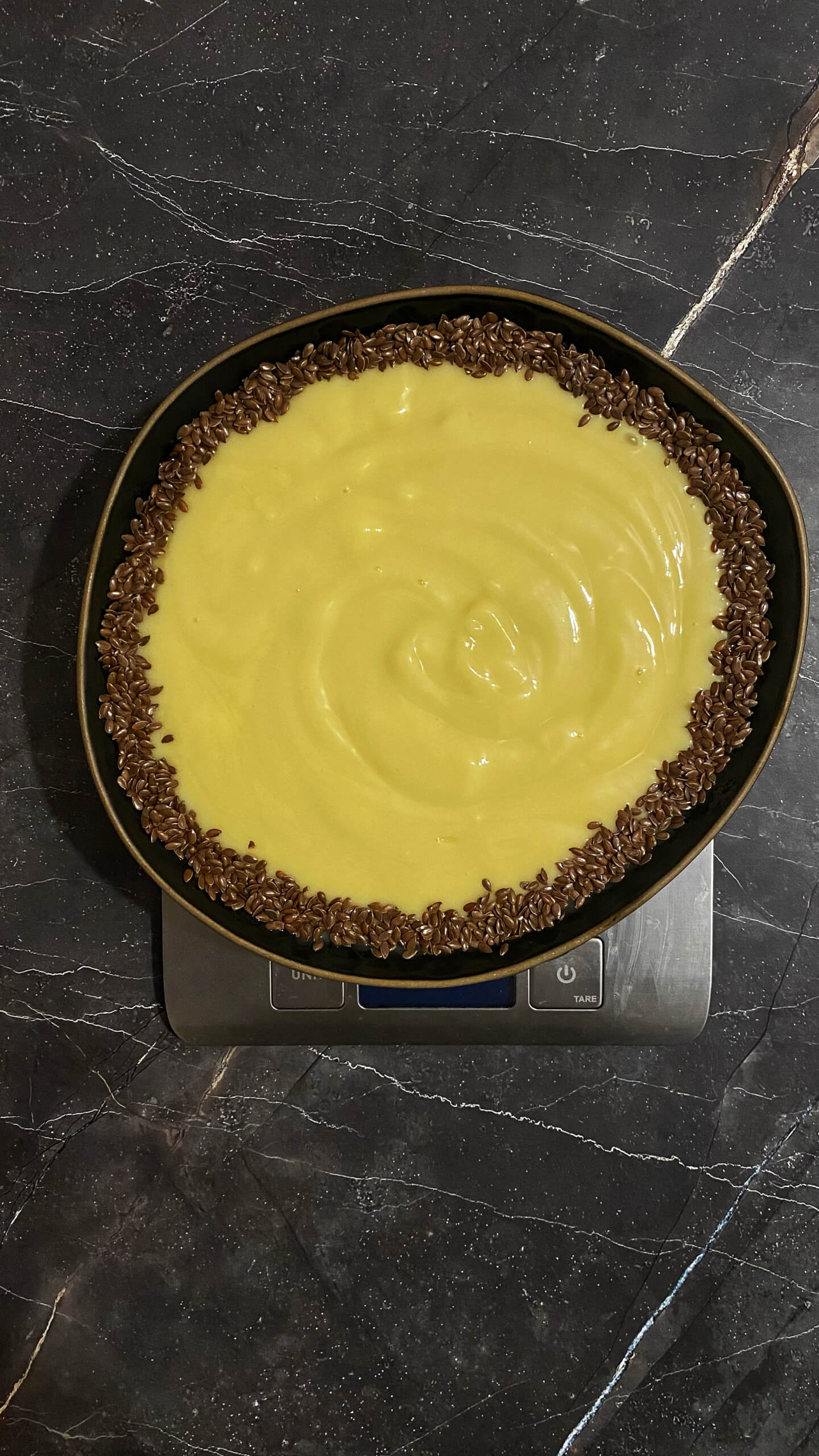 Шаг 5: Декорируйте семенами