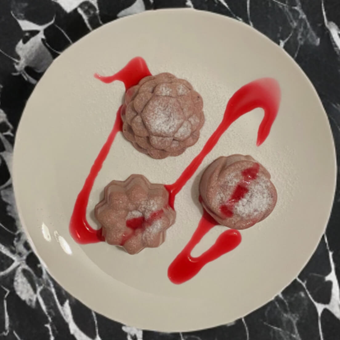 Ягодное суфле из творога и желатина с черемуховой мукой