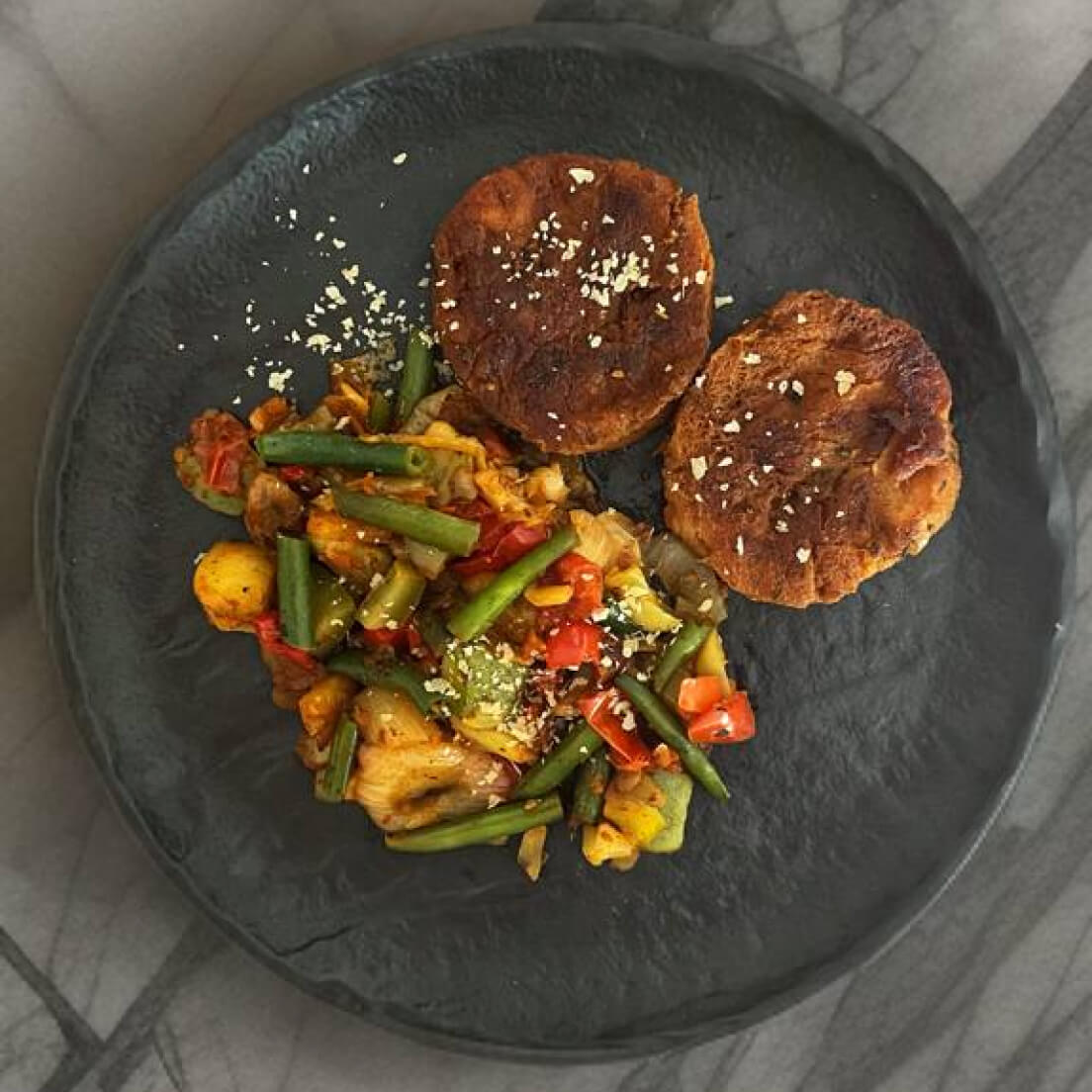 Котлеты рыбные из хека с овощами «Паприкаш»