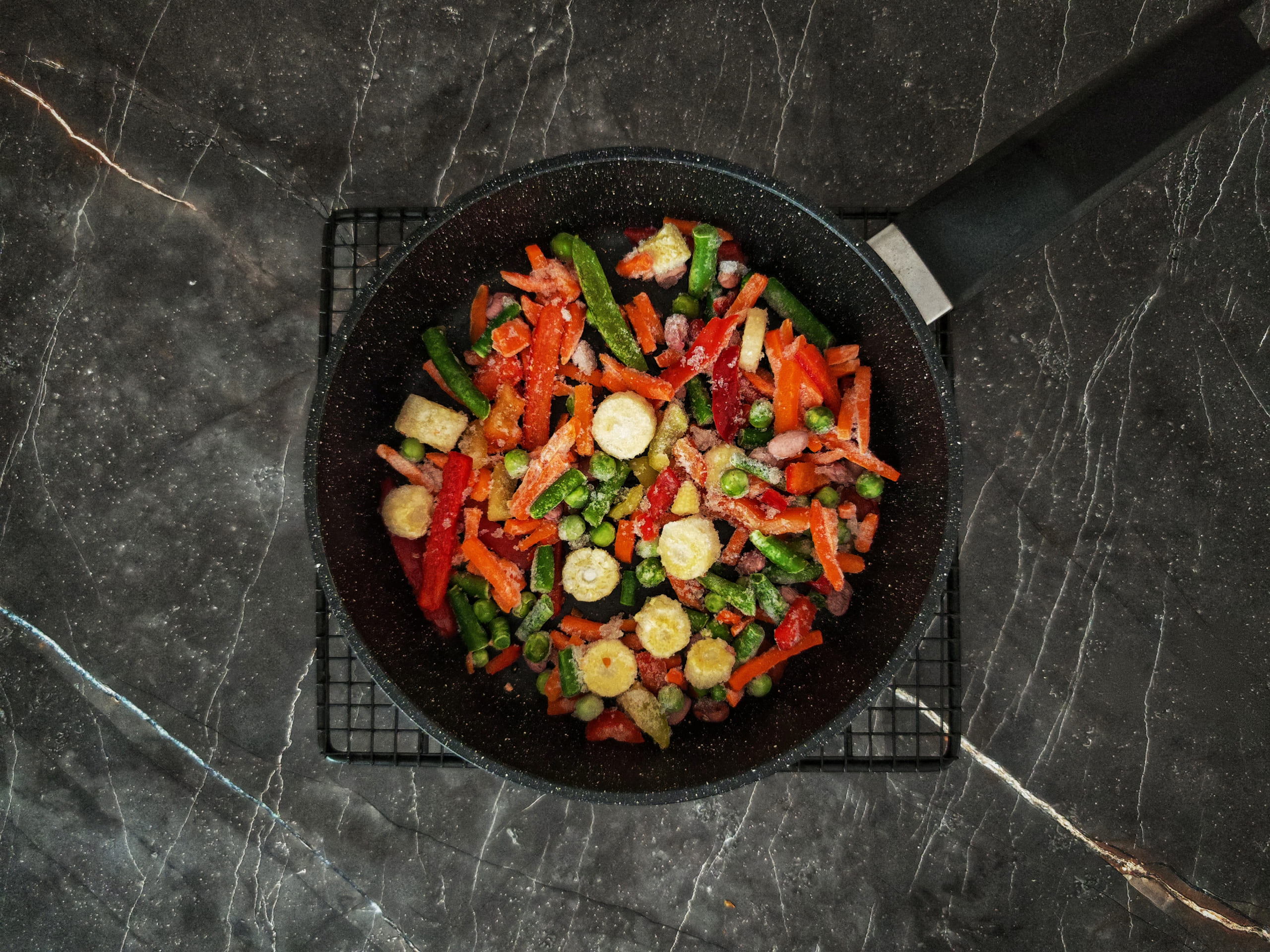 Шаг 3: Пожарьте овощи